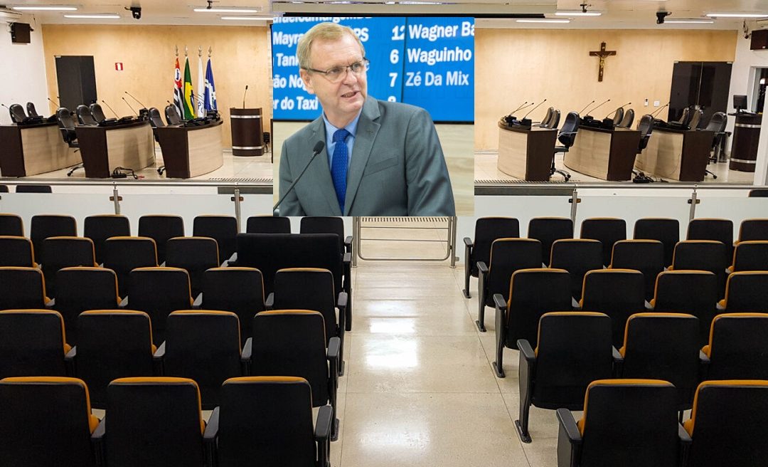 Presidente diz que projeto sobre fim do recesso expõe vereadores: “por favor, rejeitar assinatura”