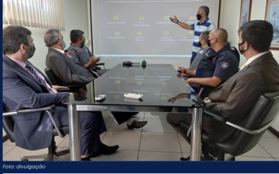 Parceria dá às forças de segurança aplicativos de monitoramento de veículos