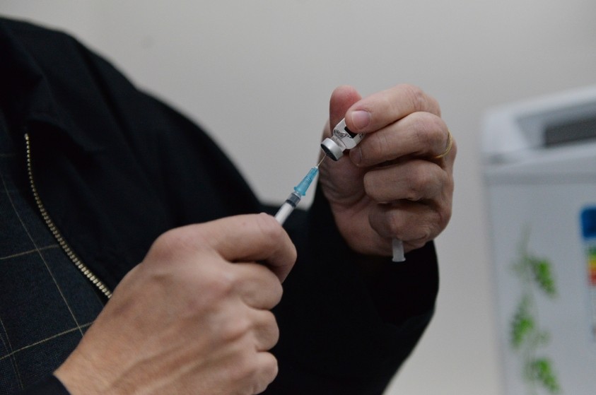Aplicação de 4ª dose em maiores de 40 anos começa nesta quarta-feira