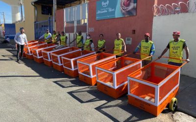 Betinho Neves participa de entrega de carrinhos para coleta de reciclagem