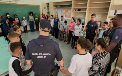 GCMs visitam escolas para falar sobre bullying aos alunos