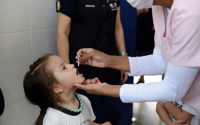 Busca ativa segue nas escolas e cobertura vacinal sobe para 48%