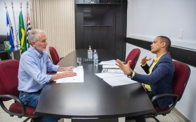 Everton Ferreira recebe o prefeito Mario Botion na Câmara