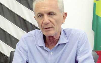 Prefeito lamenta atos de violência contra instituições e defende o entendimento