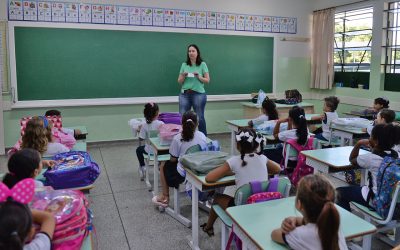 Mais de 23 mil alunos retornam às aulas na rede municipal