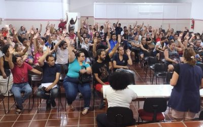 Prefeitura oferece 8% de reajuste, mas servidores mantém estado de greve