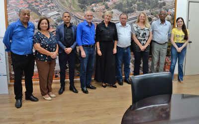 Botion participa de evento na ONU e Erika Tank assume Prefeitura