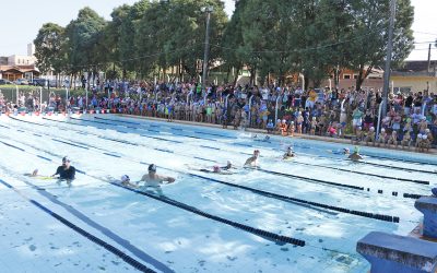 Festival de Natação reúne mais de 800 pessoas em centro esportivo do Esmeralda