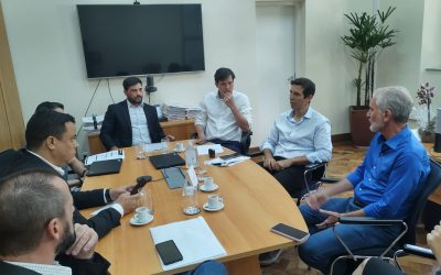 Prefeito se reúne com secretário estadual de Educação e busca recursos para setor