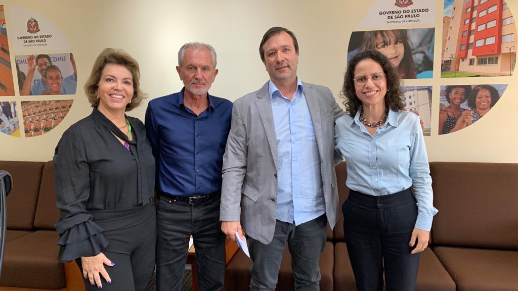 Prefeito se reúne com secretário estadual e busca verba para Habitação