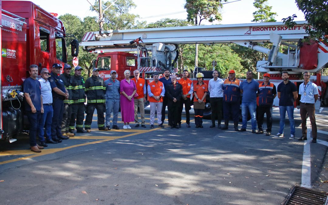 Defesa Civil faz primeiro simulado de emergência em escola municipal
