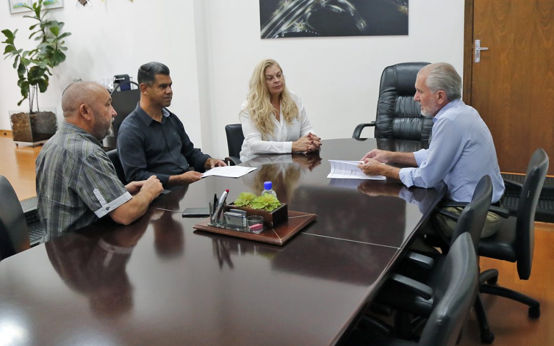 Prefeito recebe Comissão de Obras e parecer técnico sobre passarela