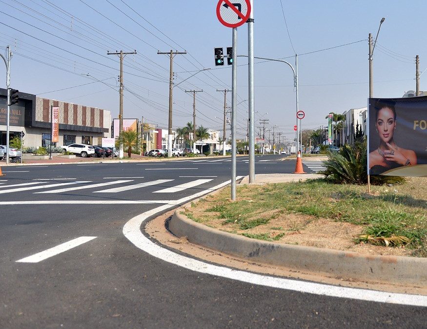 Lombadas eletrônicas entram em fase de testes a partir de amanhã na Av. Costa e Silva