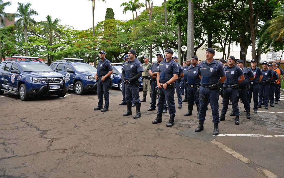 GCM reforça segurança com trabalho extra; Botion regulamenta lei