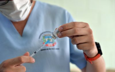 Vacinação de adolescentes de 13 e 14 anos contra meningite continua até dezembro