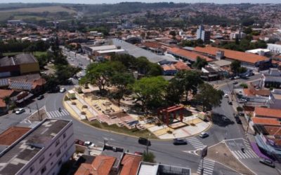Decreto autoriza mesas e cadeiras na Praça Maria Buzolin