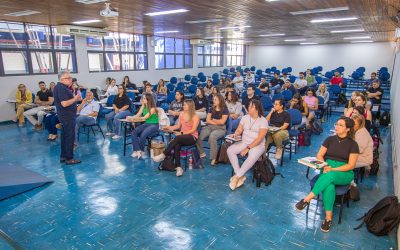 Secretário de Saúde dá as boas-vindas a estudantes da São Leopoldo Mandic; alunos vão estagiar em UBSs