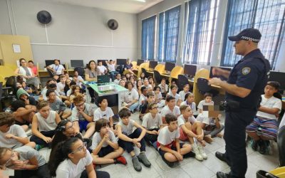 Alunos da Emeief Prada recebem palestra sobre perigos do uso de drogas