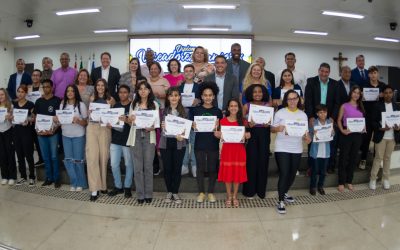 Vereadores juniores são empossados e diplomados na Câmara Municipal