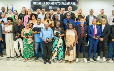 Sessão solene homenageia 21 personalidades com “Medalha do Mérito Palmares”