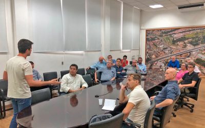 Prefeito e secretários se reúnem com Observatório Social para discutir metas