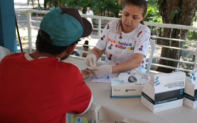 Campanha levou testes rápidos de HIV e sífilis à Praça Toledo Barros
