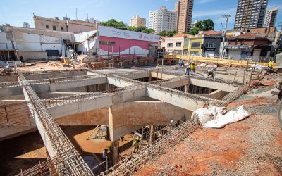 Obras na região do Mercadão alcançam 85%; fundação começa a ser construída