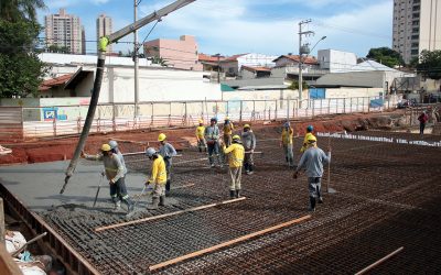 Laje superior do piscinão do Mercadão é concretada em nova fase das obras