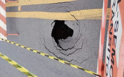 Buracos e rachadura interditam viaduto Jânio Quadros nos dois sentidos