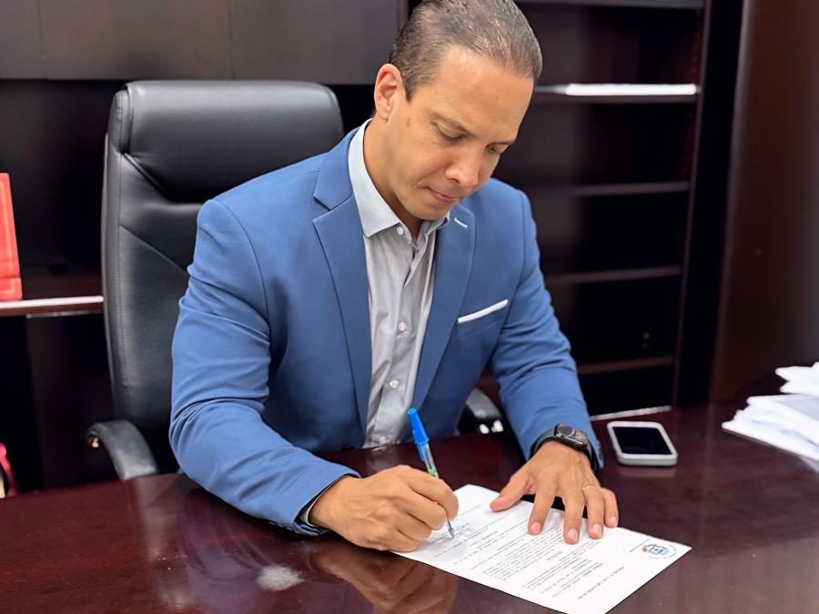 Prefeito anuncia medidas para corte de despesas