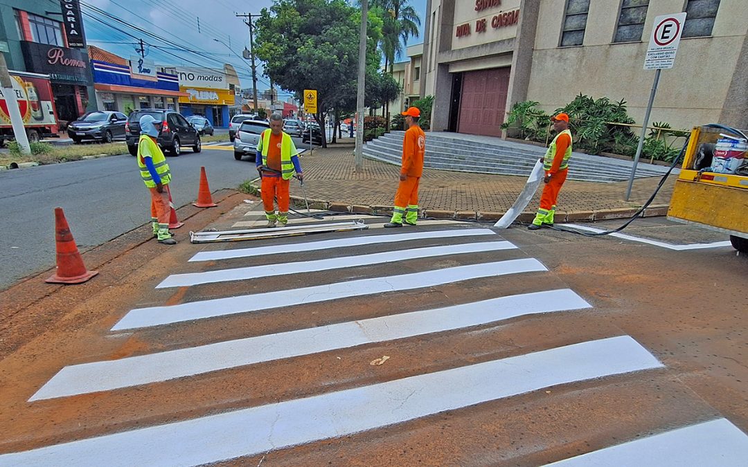 Prefeitura retoma revitalização da sinalização viária em Limeira