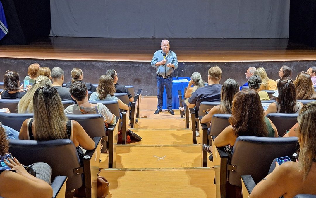 Secretário de Educação discute ações e situação crítica dos prédios da rede municipal de ensino