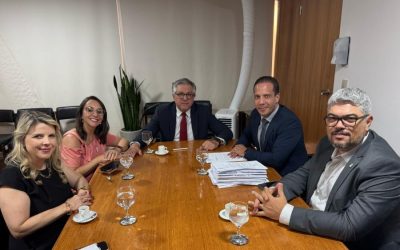Prefeito vai a Brasília em busca de recursos para Aeroporto, moradias, creches, viaduto e instituto