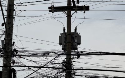Vereadora cobra ação da Elektro sobre fios inutilizados e reforça segurança urbana