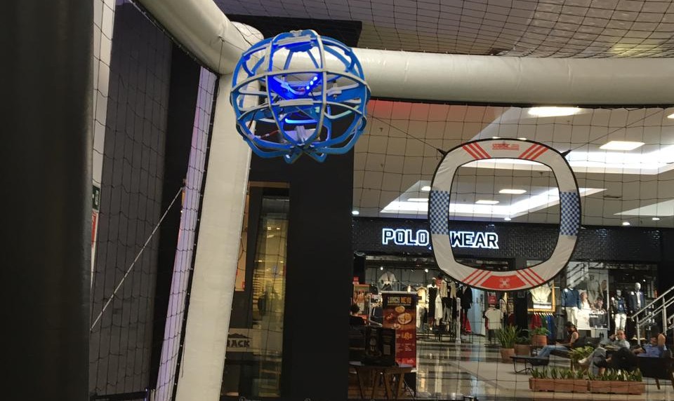 Arena de drones desafia pais e filhos no Pátio Limeira Shopping