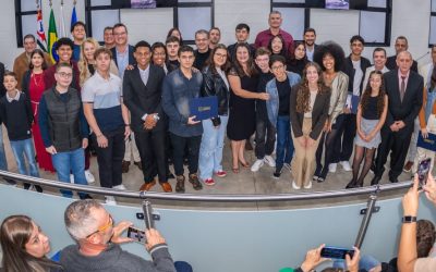Parlamento Jovem 2025: vereadores juniores tomam posse na Câmara de Limeira