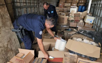 GCM flagra caminhão com cerca quatro toneladas de produtos alimentícios sem refrigeração em Limeira