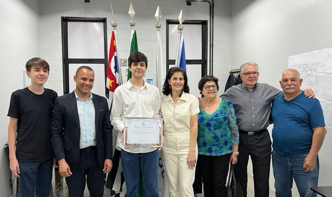 Câmara reconhece estudante limeirense por destaque na Olimpíada Brasileira de Informática