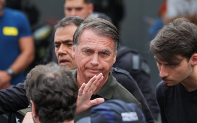 Delegado pede ao STF para ouvir Bolsonaro sobre arma apreendida