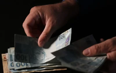 Brasileiros sacaram em abril R$ 482,8 milhões esquecidos em bancos