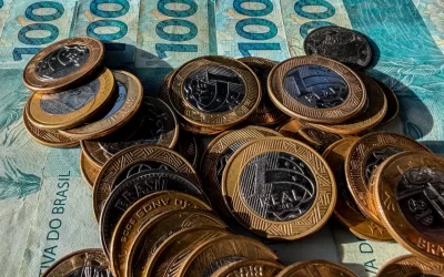 Inflação usada para corrigir salários acumula 4,33% em 12 meses