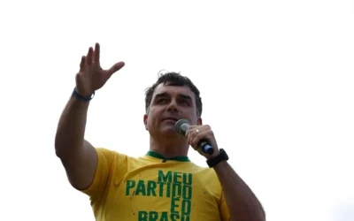 Aliado de Trump diz que Flávio Bolsonaro chegou aos EUA